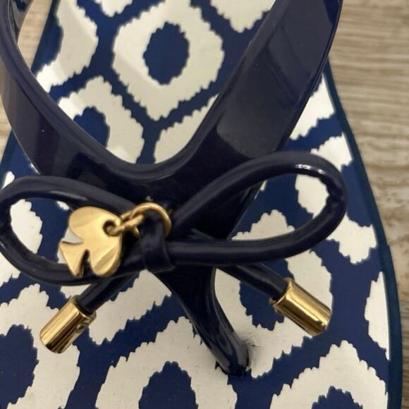 Kate Spade Blue & White Wedge Bow &  Charm Detail Flip Flop Sandals Size 9 - Picture 4 of 13